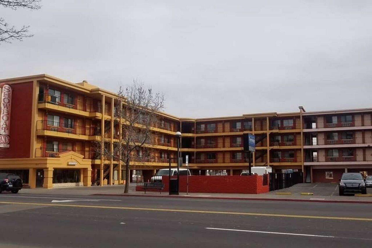 Howard Johnson By Wyndham Downtown Рино Екстериор снимка
