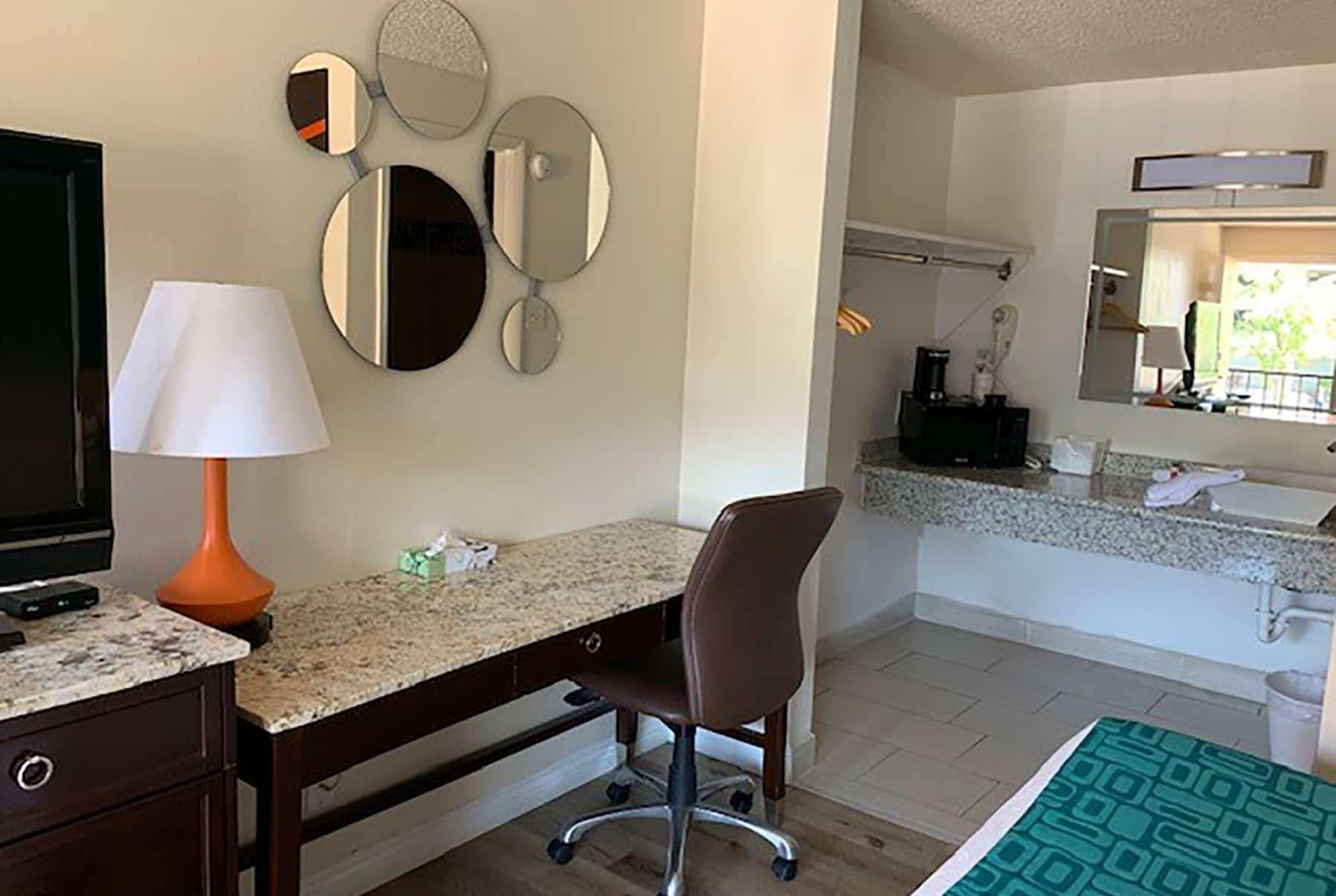 Howard Johnson By Wyndham Downtown Рино Екстериор снимка