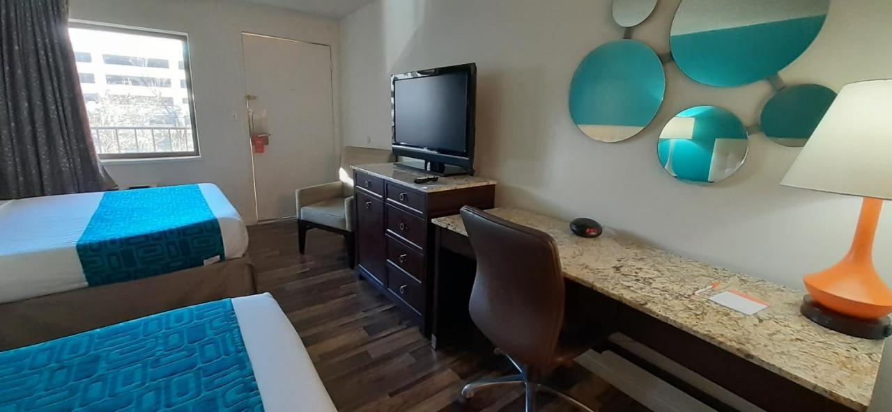 Howard Johnson By Wyndham Downtown Рино Екстериор снимка